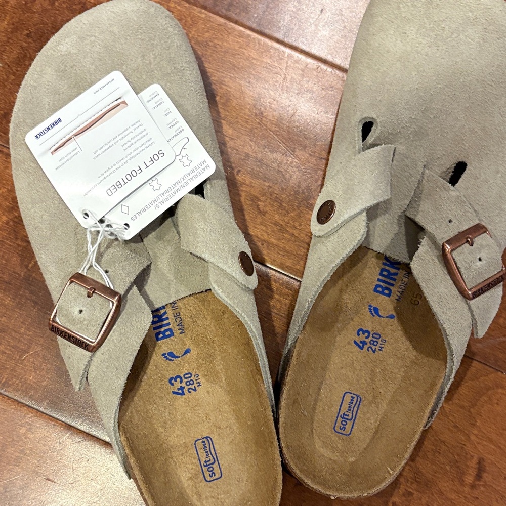 NWT Birkenstock Taupe Suede Boston Slides, EU 43